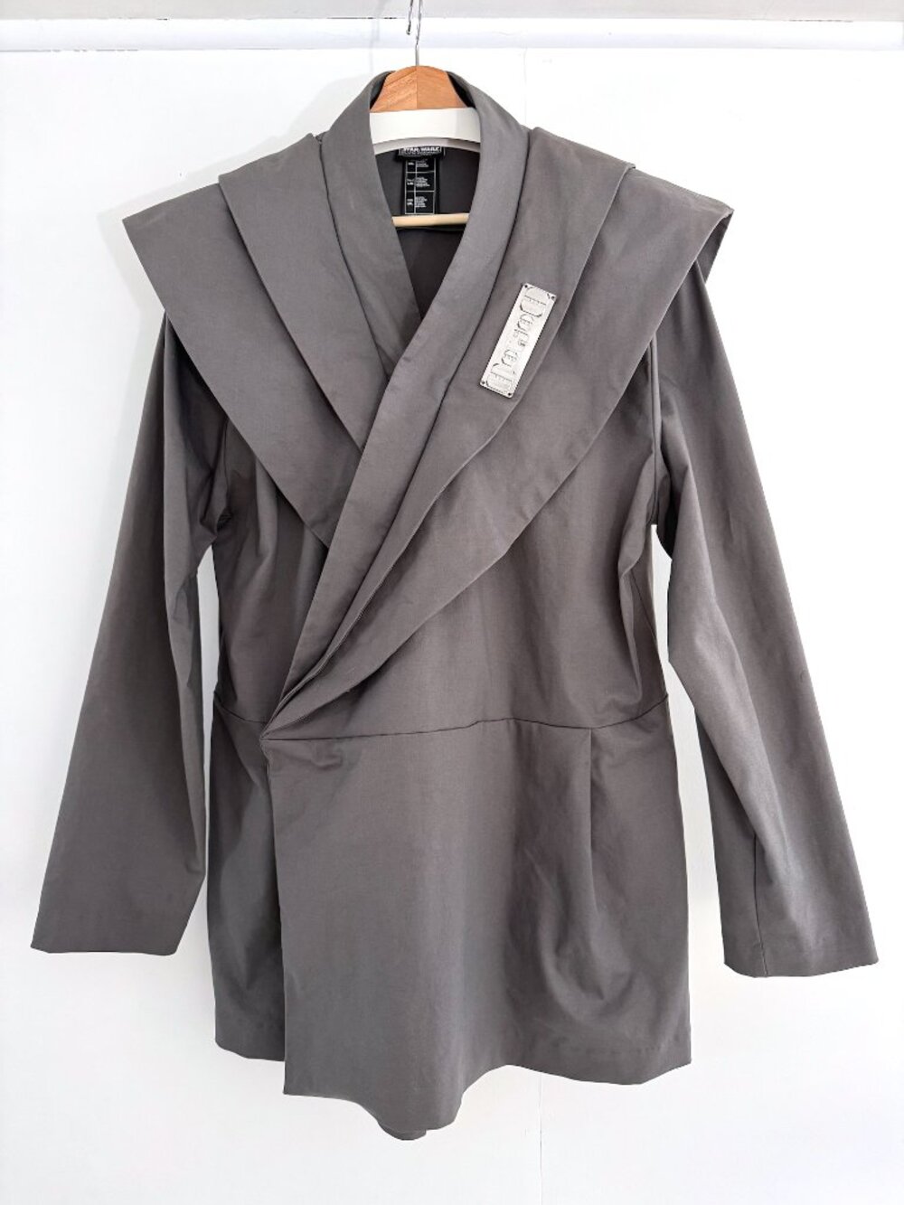 Star Wars Formal Tunic, Galactic Starcruiser Exclusive (Grey, L/XL)